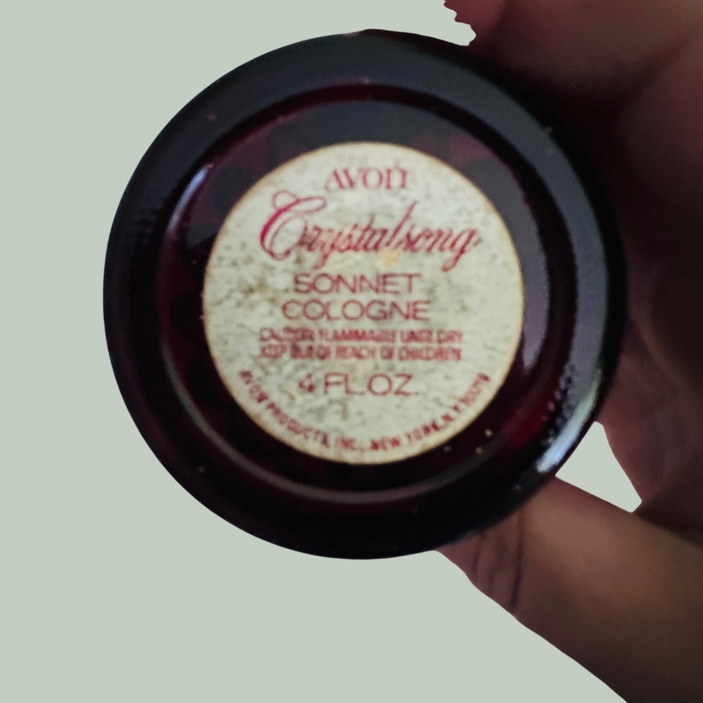 Vintage‎ Avon Crystalsong Sonnet Cologne Ruby Red Glass Bell Bottle with Bow 4oz - Picture 6 of 6